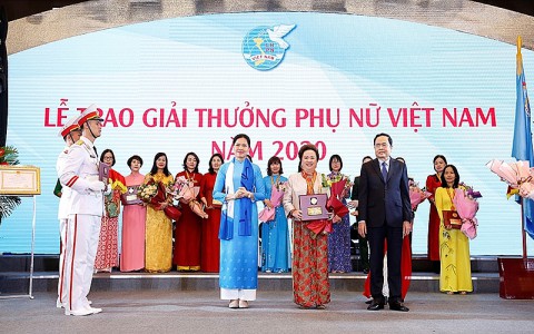 Chủ tịch Tập đoàn BRG Nguyễn Thị Nga – Nữ doanh nhân duy nhất được tôn vinh phụ nữ Việt Nam 2020