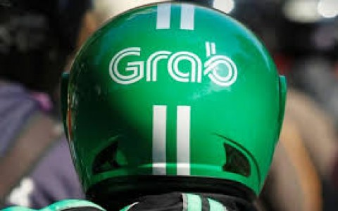 Grab tăng giá cước bù thuế VAT